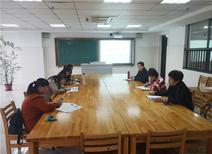 指引新課程新教材實施之路  構(gòu)建教師專業(yè)成長三重境界(圖9)
