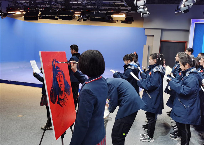 合肥七中開展“學習紅色歷史·弘揚雷鋒精神”主題升旗儀式活動(圖4)