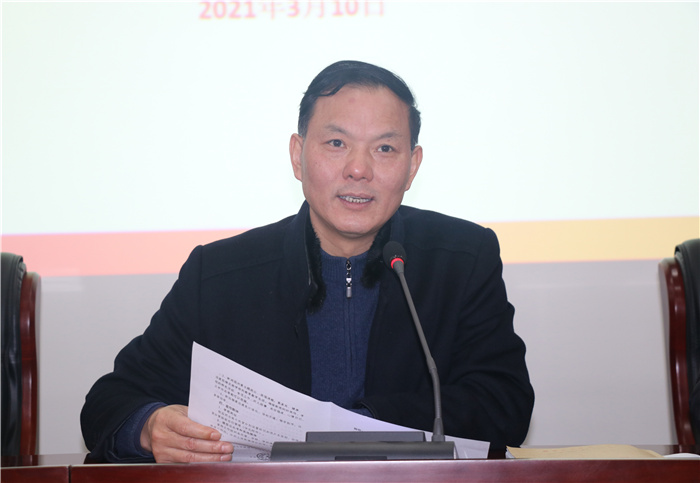 辦公室:嚴(yán)以治校見者遠 多樣宣傳聞?wù)哒?圖3)