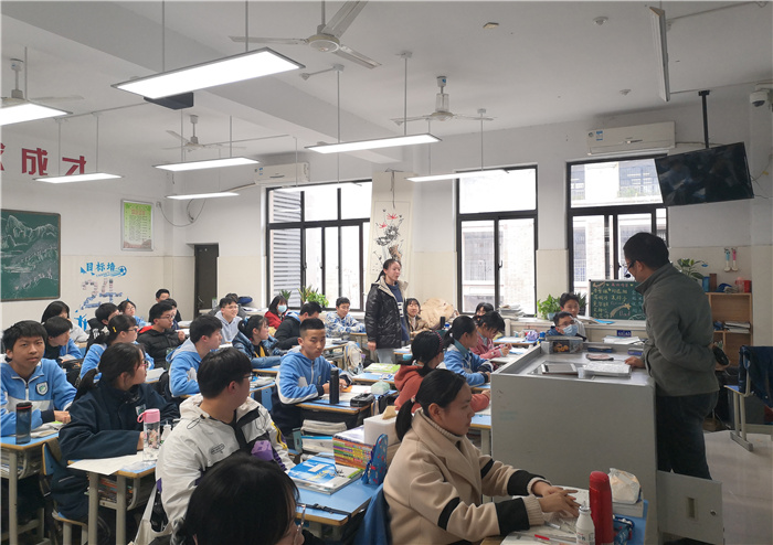 學(xué)生發(fā)展指導(dǎo)中心：生涯規(guī)劃照前程，志愿選擇添光明(圖2)