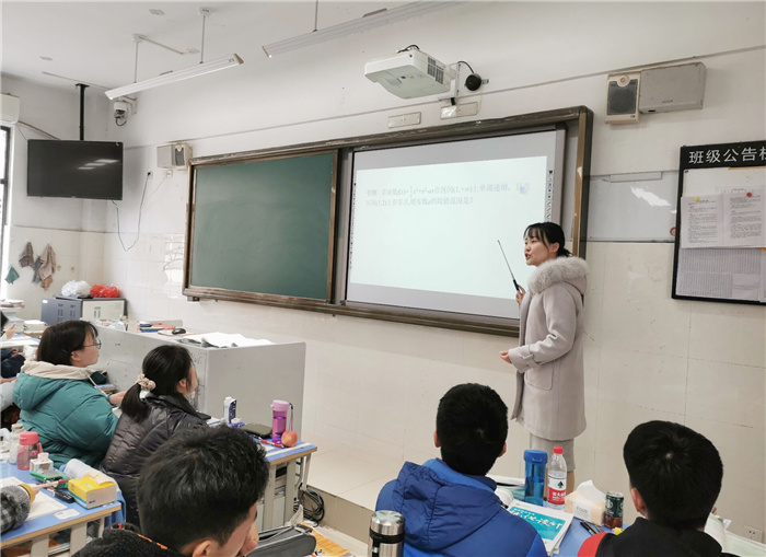 高二級(jí)部：推門聽課日日新，教研相長(zhǎng)節(jié)節(jié)高(圖4)