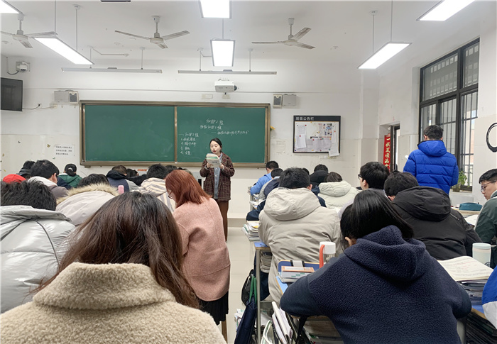 高二級(jí)部：推門聽課日日新，教研相長(zhǎng)節(jié)節(jié)高(圖5)