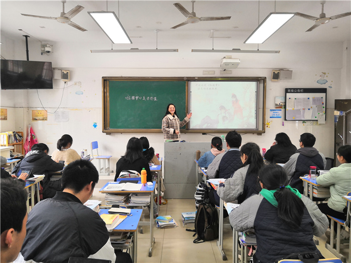 高二級(jí)部：推門聽課日日新，教研相長(zhǎng)節(jié)節(jié)高(圖7)