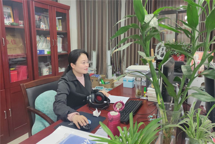 高二級(jí)部：你是否擔(dān)心孩子早戀？家長(zhǎng)學(xué)校來支招！(圖1)