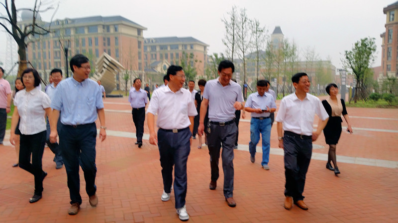 省委常委、市委書記吳存榮調(diào)研合肥七中新校(圖3)