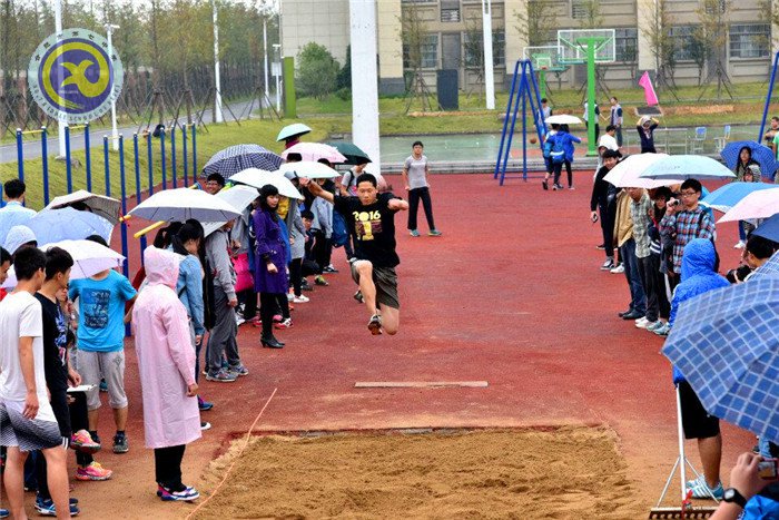 弘揚(yáng)運(yùn)動(dòng)精神 彰顯青春風(fēng)采(圖18)