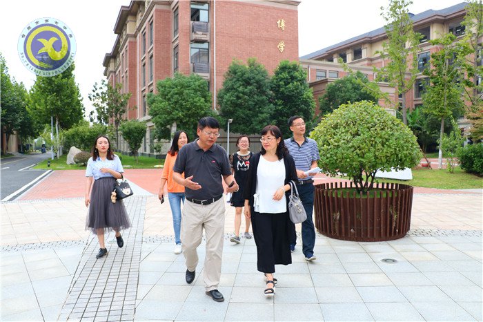 合肥七中迎接市局領導檢查開學工作(圖1)