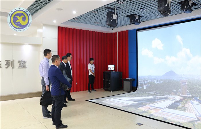 教育部領導深入七中調(diào)研人工智能工作(圖2)