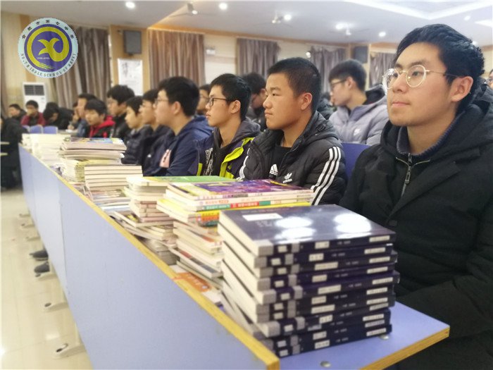 激勵表彰優(yōu)秀學(xué)子 全力打造美麗校園(圖1)