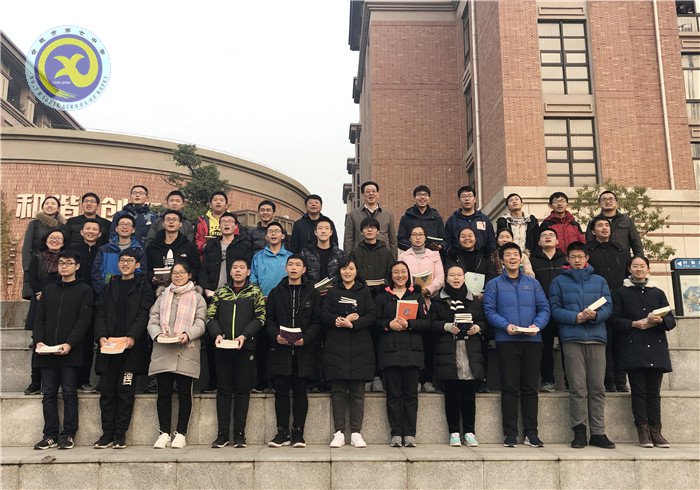 激勵表彰優(yōu)秀學(xué)子 全力打造美麗校園(圖12)