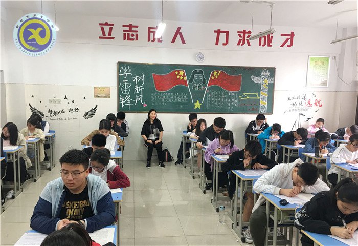 家長監(jiān)考 共繪家校合作新篇章(圖3)