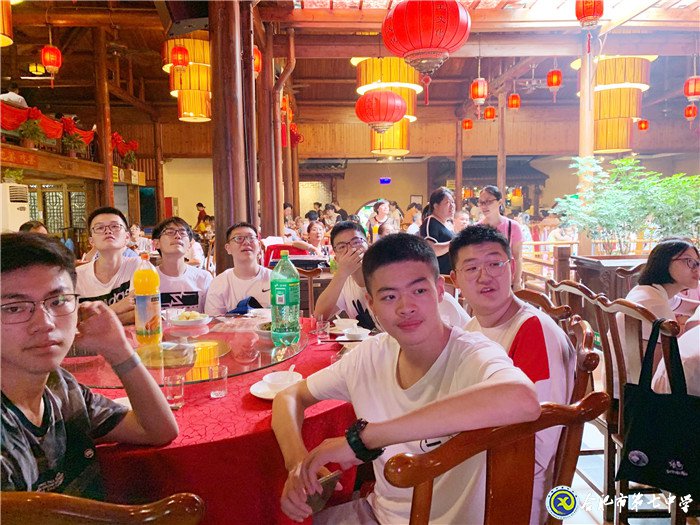八月登頂蜀峰躊躇滿志，六月蟾宮折桂志在必得(圖9)