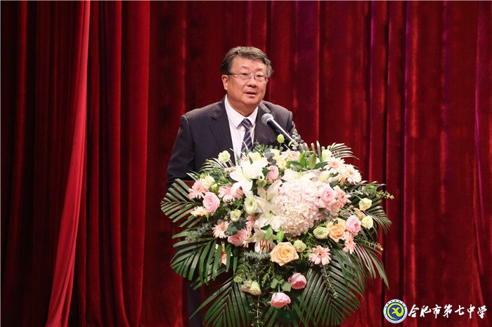 更新理念明論文寫(xiě)作  齊聚一堂研教材教改(圖3)