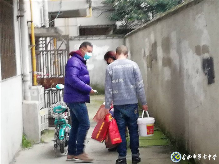 下沉社區(qū)踐初心 抗疫一線擔使命(圖7)