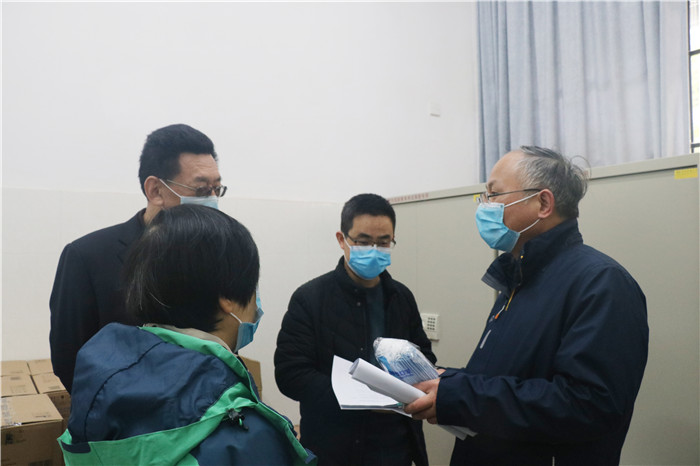 市教育局檢查驗收開學復(fù)課準備工作(圖2)