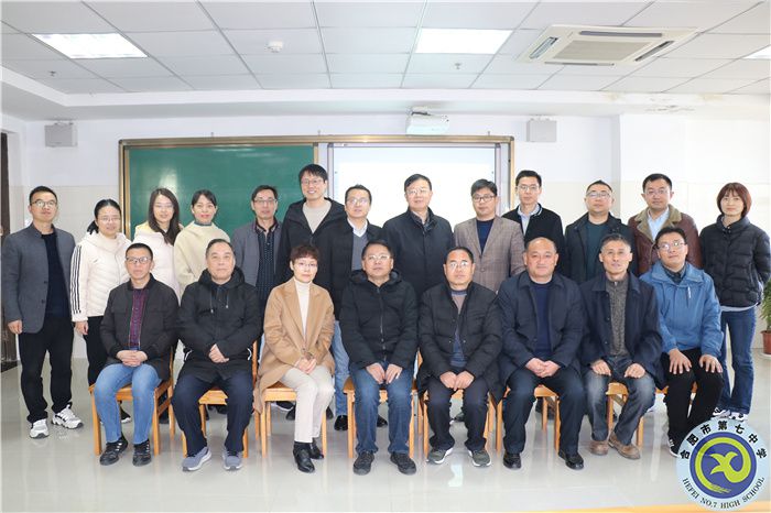 工作室成員及領(lǐng)導(dǎo)、專家和嘉賓合影.jpg