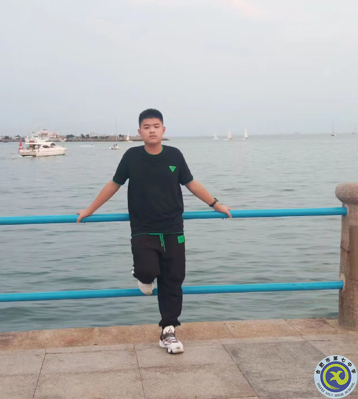 周國棟，育英中學(xué).png