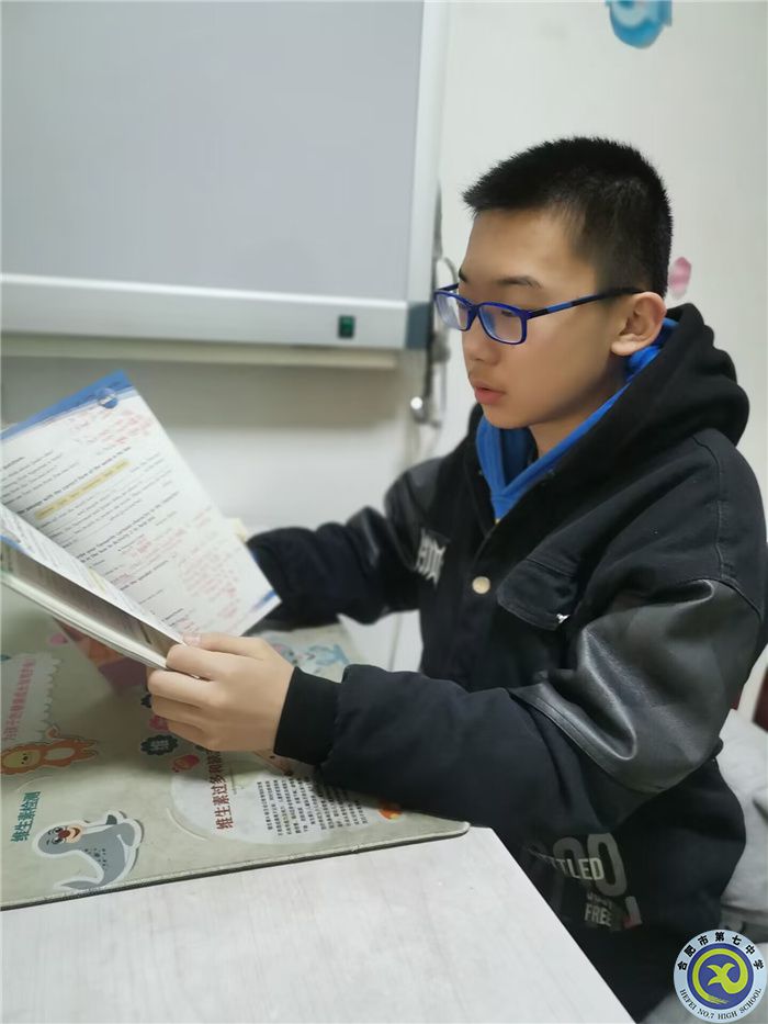 梁卓然，壽春中學.jpg