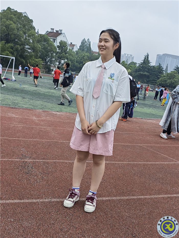 劉雨桐 合肥市琥珀中學琥珀山莊校區(qū).jpg