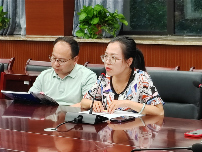 合肥七中高一年級(jí)組織家長代表座談會(huì)(圖3)