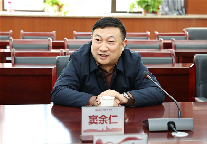 國家“雙一流”建設(shè)高校安徽大學(xué)向合肥七中授牌“優(yōu)質(zhì)生源基地”！(圖5)