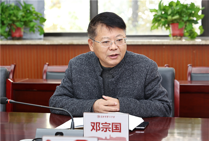 國家“雙一流”建設(shè)高校安徽大學(xué)向合肥七中授牌“優(yōu)質(zhì)生源基地”！(圖3)