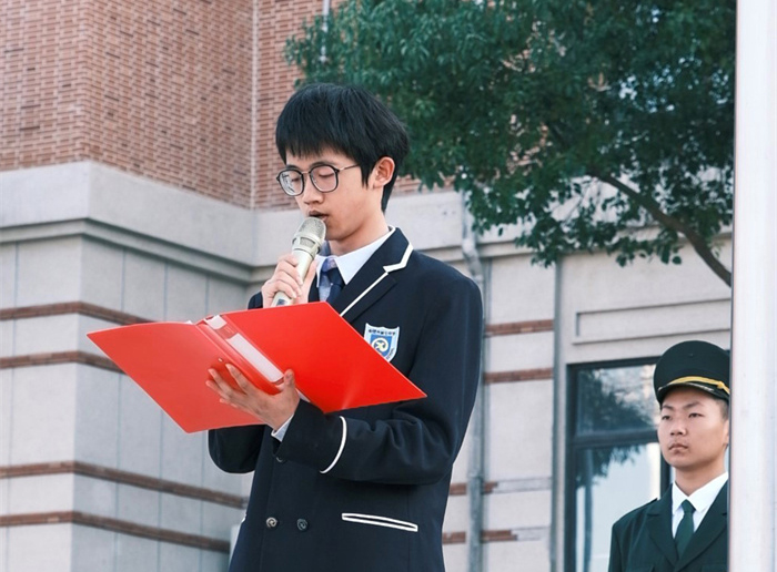 高一29班學生代表楊天皓.jpg