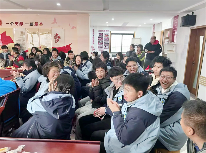合肥七中高一（21）班走進春芽陽光家園開展愛心公益活動(圖3)