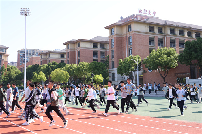 筑牢安全防線(xiàn)   厚植愛(ài)國(guó)情懷(圖1)