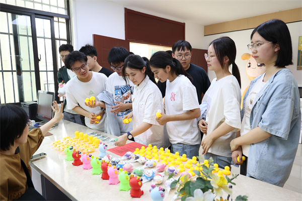 525心理健康日|“一起來(lái)解‘鴨’”趣味減壓活動(dòng)歡樂(lè)回歸